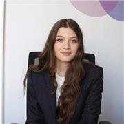 Profesora de italiano disponible para dar clases a niños y adolescentes, ya sea de forma online o presencial.